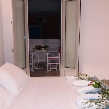 Fira Tranquil Rooms Экстерьер фото